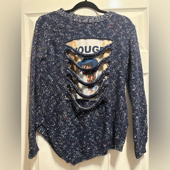 Sweater With Front Cutting - Picture 1 of 4